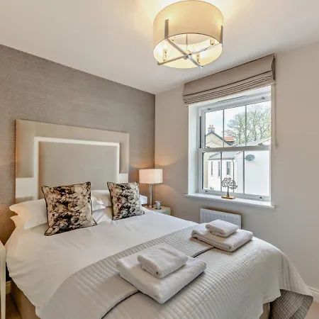 Charter Gardens Holiday home *