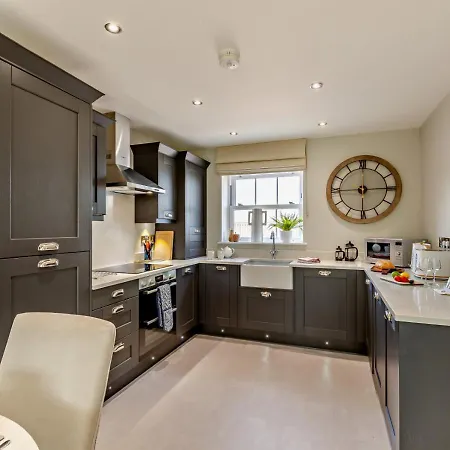 Holiday home Charter Gardens