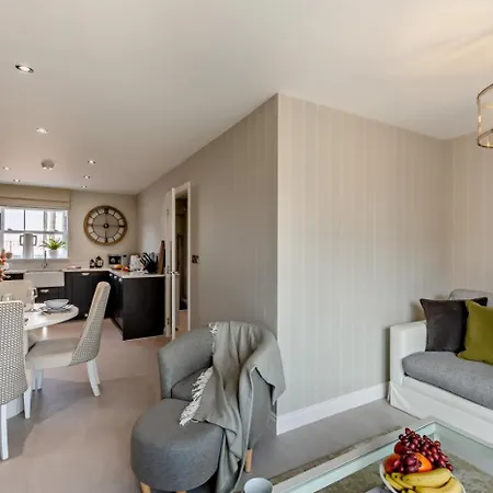 Charter Gardens Feriehus *