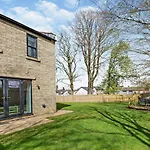 3 Bed In Oc-c29217 Ferienhaus *